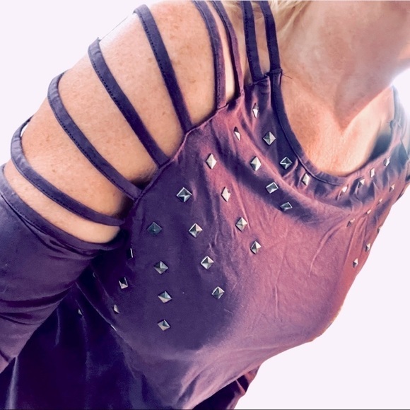 New Purple medium studded cutout top - Picture 3 of 10